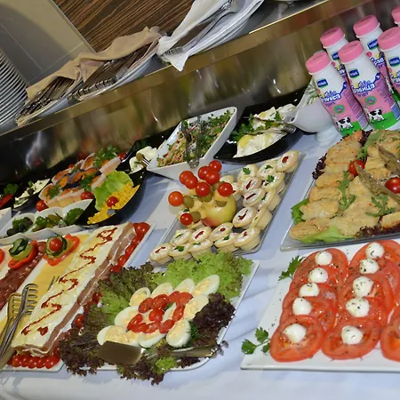 Hotel Zeder Garni 4*