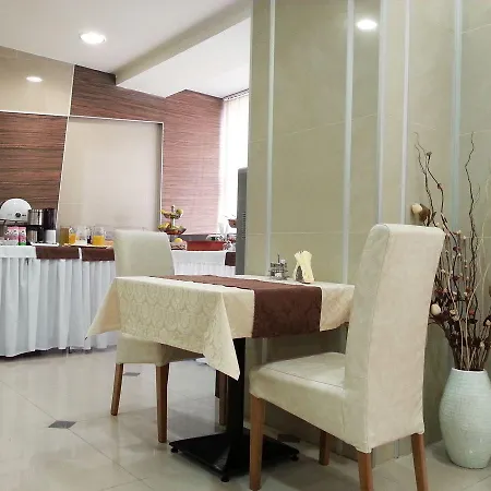 Отель Zeder Garni 4*