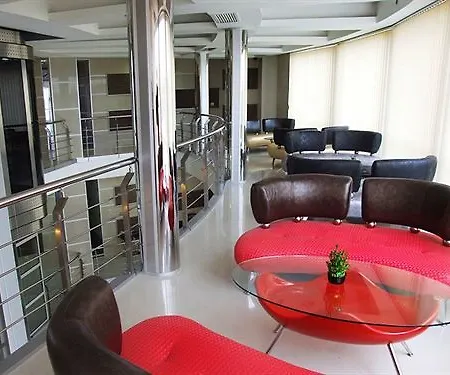 Hotel Zeder Garni Hotel 4*